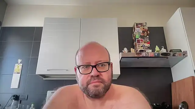 Snapshot of theitalianbear chatting on 12, 6, 2026 theitalianbear online show from 12, 6, 2026