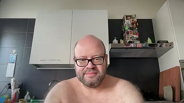 Snapshot of theitalianbear chatting on 11, 7, 2026 theitalianbear online show from 11, 7, 2026