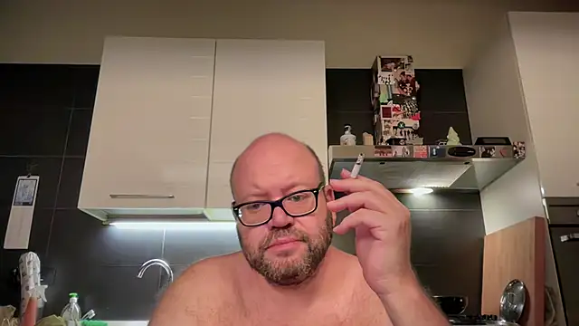 Snapshot of theitalianbear chatting on 10, 7, 2026 theitalianbear online show from 10, 7, 2026