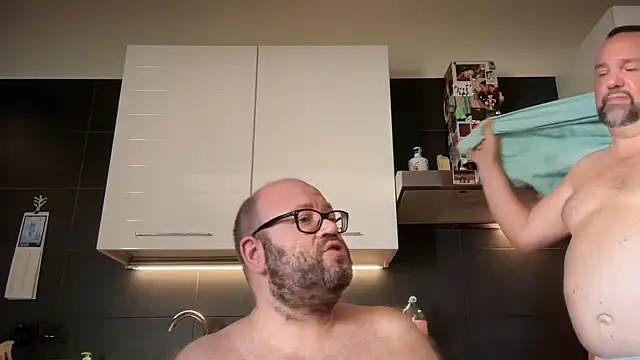 Snapshot of theitalianbear chatting on 19, 7, 2026 theitalianbear online show from 19, 7, 2026