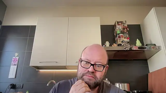 theitalianbear online show from 16, 4, 2026