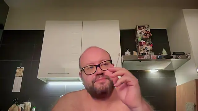 Snapshot of theitalianbear chatting on 17, 6, 2026 theitalianbear online show from 17, 6, 2026