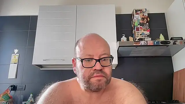 Snapshot of theitalianbear chatting on 5, 7, 2026 theitalianbear online show from 5, 7, 2026