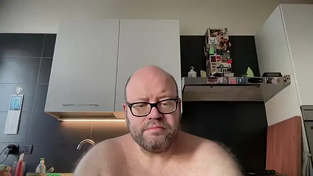 Snapshot of theitalianbear chatting on 8, 7, 2026 theitalianbear online show from 8, 7, 2026