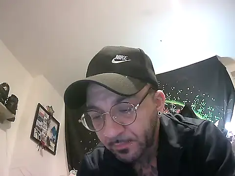 Snapshot of MagicStickBoy chatting on 25, 3, 2026 MagicStickBoy online show from 25, 3, 2026