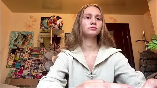 ShellieSavko online show from 28, 7, 2026