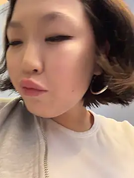Snapshot of CreamPuff- chatting on 2, 8, 2026 CreamPuff- online show from 2, 8, 2026