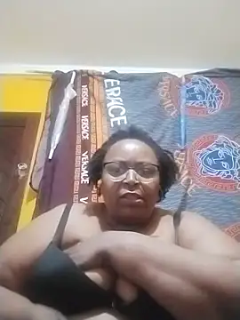 Snapshot of whewolfqueen chatting on 3, 8, 2026 whewolfqueen online show from 3, 8, 2026