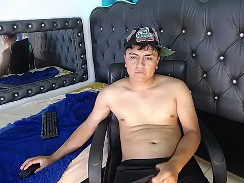NoahBrowns  online show from 28, 7, 2026