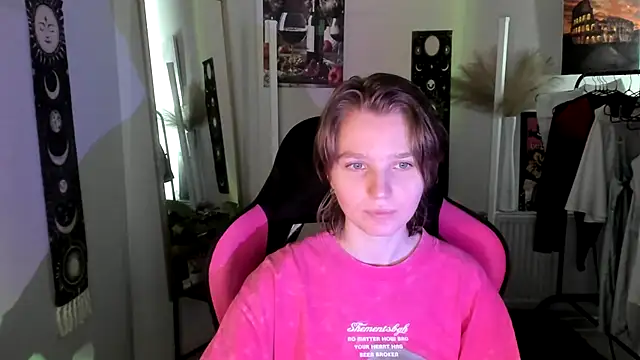 Snapshot of VivienneNoirr chatting on 31, 7, 2026 VivienneNoirr online show from 31, 7, 2026