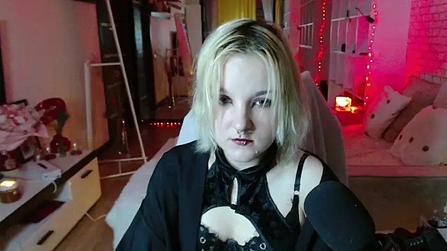 Snapshot of KitsuneYoru chatting on 30, 7, 2026 KitsuneYoru online show from 30, 7, 2026