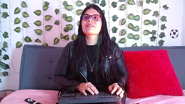 Snapshot of isabella_black1 chatting on 3, 8, 2026 isabella black1 online show from 3, 8, 2026
