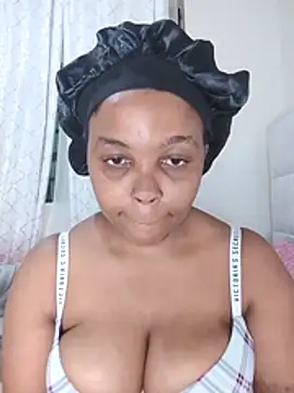 Snapshot of Rhannibee chatting on 29, 7, 2026 Rhannibee online show from 29, 7, 2026