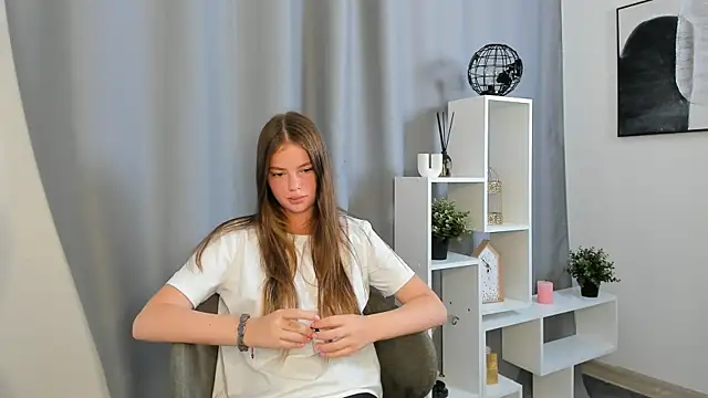 Snapshot of DarcieTegenkamp chatting on 1, 8, 2026 DarcieTegenkamp online show from 1, 8, 2026