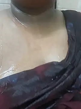 Snapshot of tamilfathima chatting on 2, 8, 2026 tamilfathima online show from 2, 8, 2026