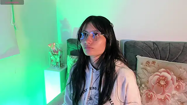 Snapshot of Sophia_Vera chatting on 7, 8, 2026 Sophia Vera online show from 7, 8, 2026
