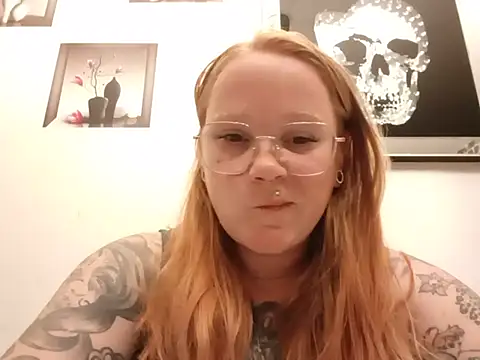 Snapshot of TinkTink87 chatting on 3, 8, 2026 TinkTink87 online show from 3, 8, 2026