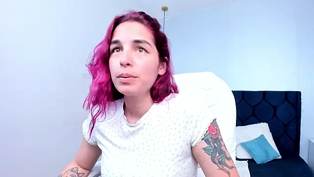 Snapshot of MaxineRoss chatting on 31, 7, 2026 MaxineRoss online show from 31, 7, 2026