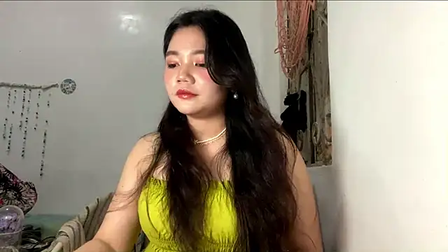 YasminMunir online show from 2, 8, 2026