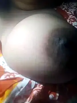 Snapshot of bongwife-priyanka chatting on 4, 8, 2026 bongwife-priyanka online show from 4, 8, 2026