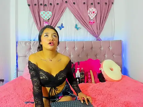 Sky Naomi online show from 3, 8, 2026