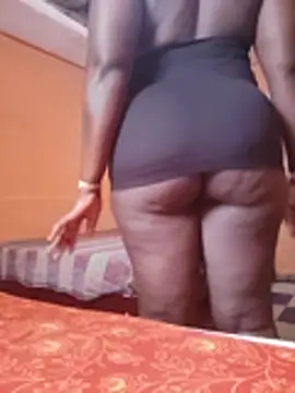 Snapshot of Alolo_thick chatting on 5, 8, 2026 Alolo thick online show from 5, 8, 2026