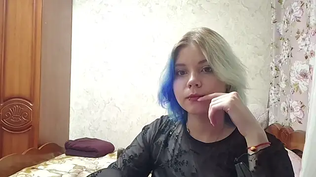 VelouraXo online show from 2, 8, 2026