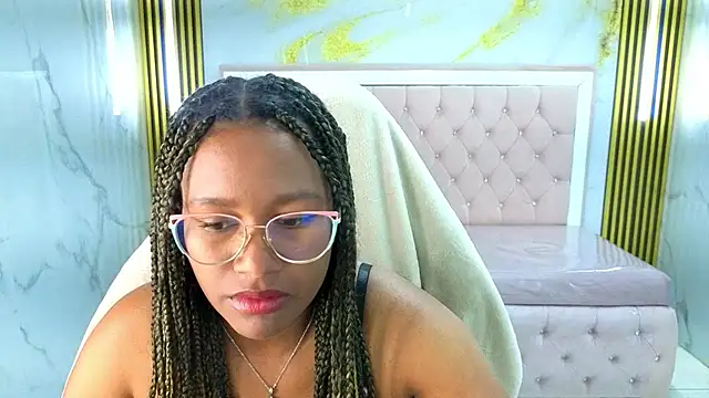 Snapshot of Zarah_s chatting on 4, 8, 2026 Zarah s online show from 4, 8, 2026