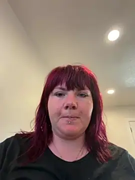 Snapshot of violetxxvixxen chatting on 3, 8, 2026 violetxxvixxen online show from 3, 8, 2026
