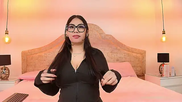 Mila Lune1 online show from 3, 8, 2026