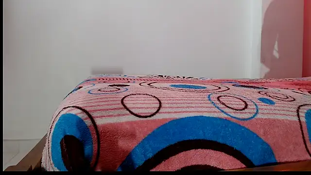Snapshot of aniitaeyescute chatting on 4, 8, 2026 aniitaeyescute online show from 4, 8, 2026