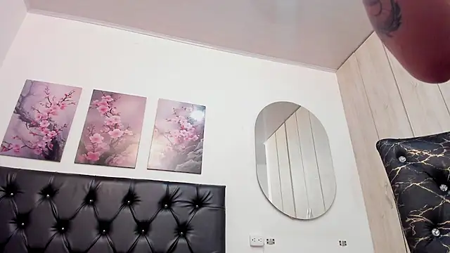 mia f00x online show from 5, 8, 2026