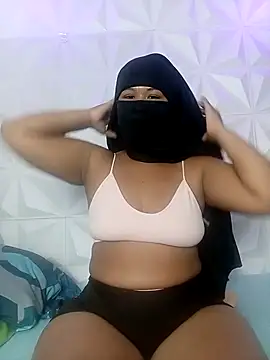DALILAA CURVY online show from 4, 8, 2026