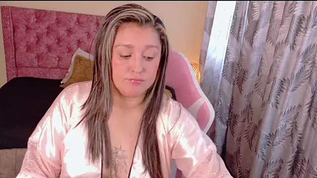 Snapshot of miss_chantall chatting on 4, 8, 2026 miss chantall online show from 4, 8, 2026