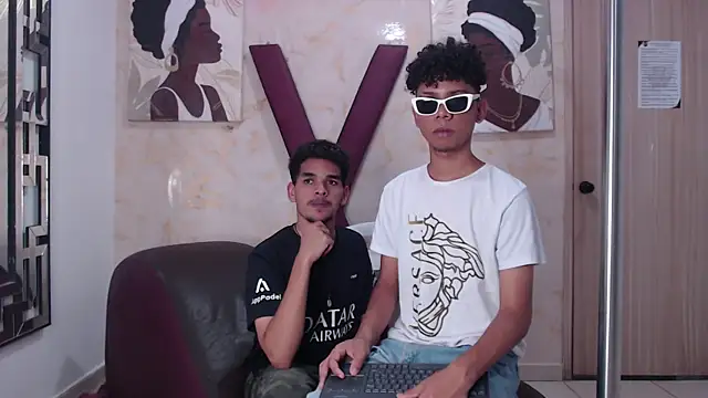 LOVE KING1 online show from 4, 8, 2026