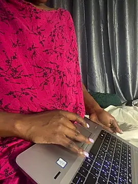 Snapshot of Nawti-Dee chatting on 4, 8, 2026 Nawti-Dee online show from 4, 8, 2026