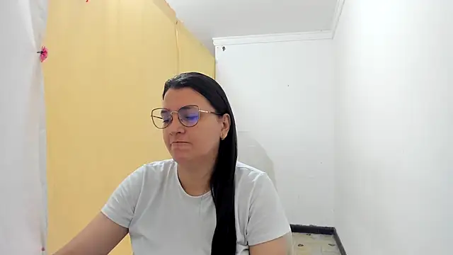 MARILYN GARCIA online show from 15, 10, 2025