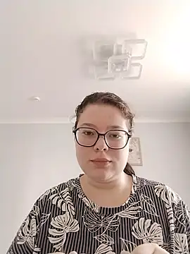 JulieTailor online show from 9, 8, 2026