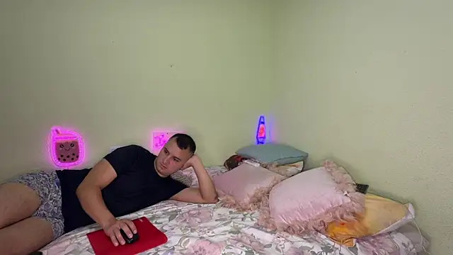 Snapshot of cianbugu chatting on 8, 8, 2026 cianbugu online show from 8, 8, 2026