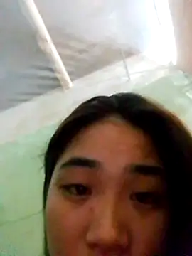 Snapshot of Tutuhot18 chatting on 7, 8, 2026 Tutuhot18 online show from 7, 8, 2026