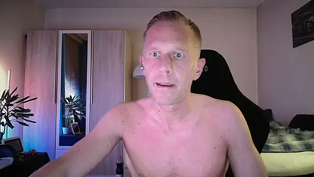 Snapshot of slaveboy2016@xh chatting on 23, 6, 2026 slaveboy2016xh online show from 23, 6, 2026