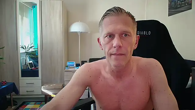 slaveboy2016xh online show from 3, 6, 2026