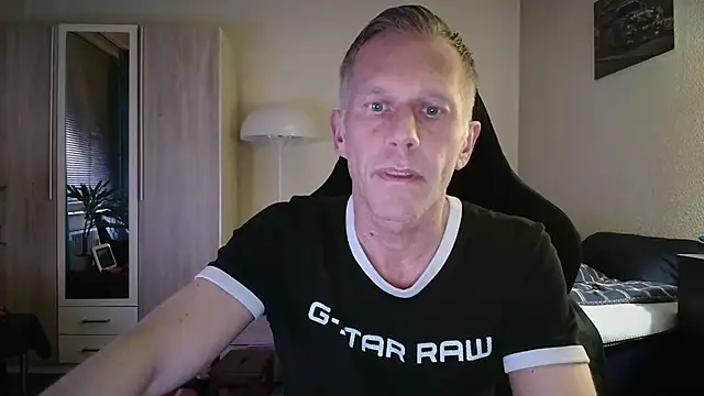 Snapshot of slaveboy2016@xh chatting on 7, 6, 2026 slaveboy2016xh online show from 7, 6, 2026