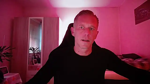 Snapshot of slaveboy2016@xh chatting on 16, 10, 2025 slaveboy2016xh online show from 16, 10, 2025