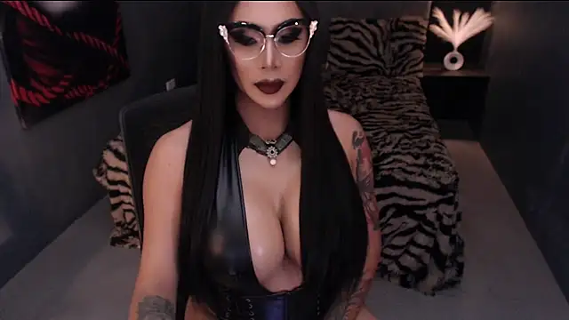Snapshot of DominatrixMistressSilva chatting on 14, 7, 2026 DominatrixMistressSilva online show from 14, 7, 2026
