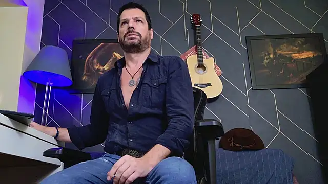 Snapshot of ChrisKox chatting on 30, 11, 2025 ChrisKox online show from 30, 11, 2025