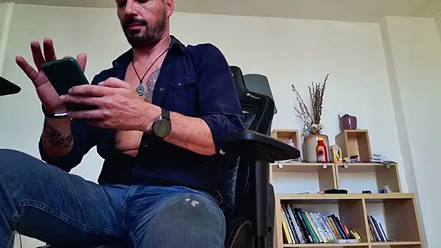 Snapshot of ChrisKox chatting on 16, 5, 2026 ChrisKox online show from 16, 5, 2026