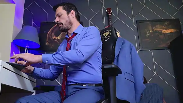 Snapshot of ChrisKox chatting on 30, 11, 2025 ChrisKox online show from 30, 11, 2025