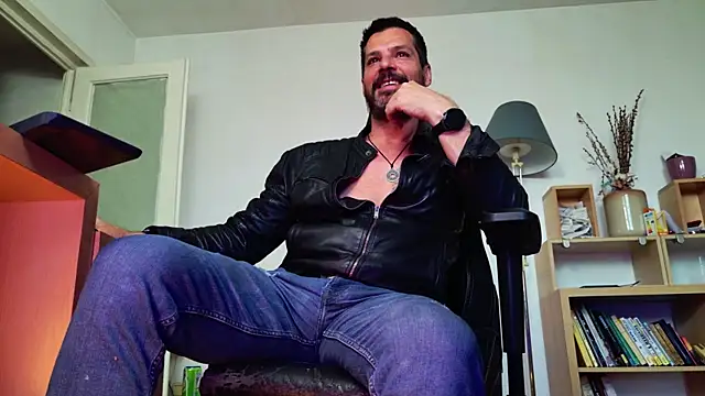 Snapshot of ChrisKox chatting on 2, 6, 2026 ChrisKox online show from 2, 6, 2026