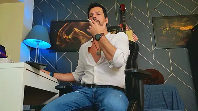 Snapshot of ChrisKox chatting on 6, 10, 2025 ChrisKox online show from 6, 10, 2025